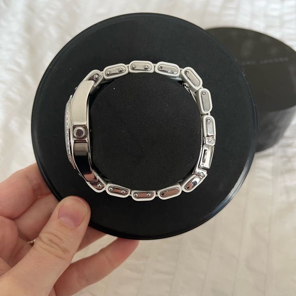 Marc by Marc Jacobs Pelly Watch - Picture 5 of 10
